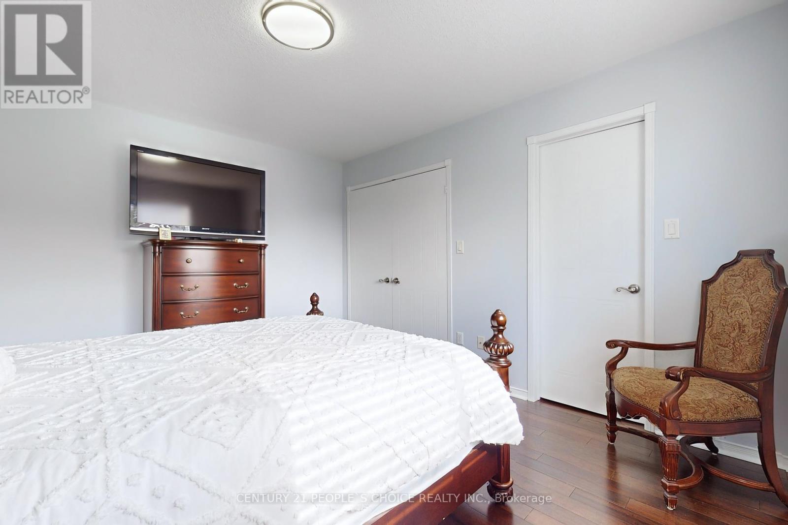Photo 5 of 401 Cranston Park Avenue, Vaughan ON