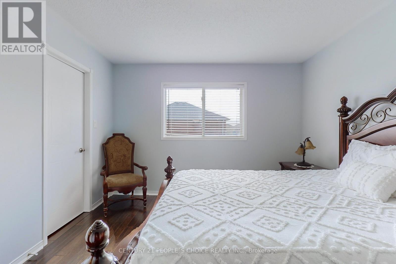 Photo 17 of 401 Cranston Park Avenue, Vaughan ON