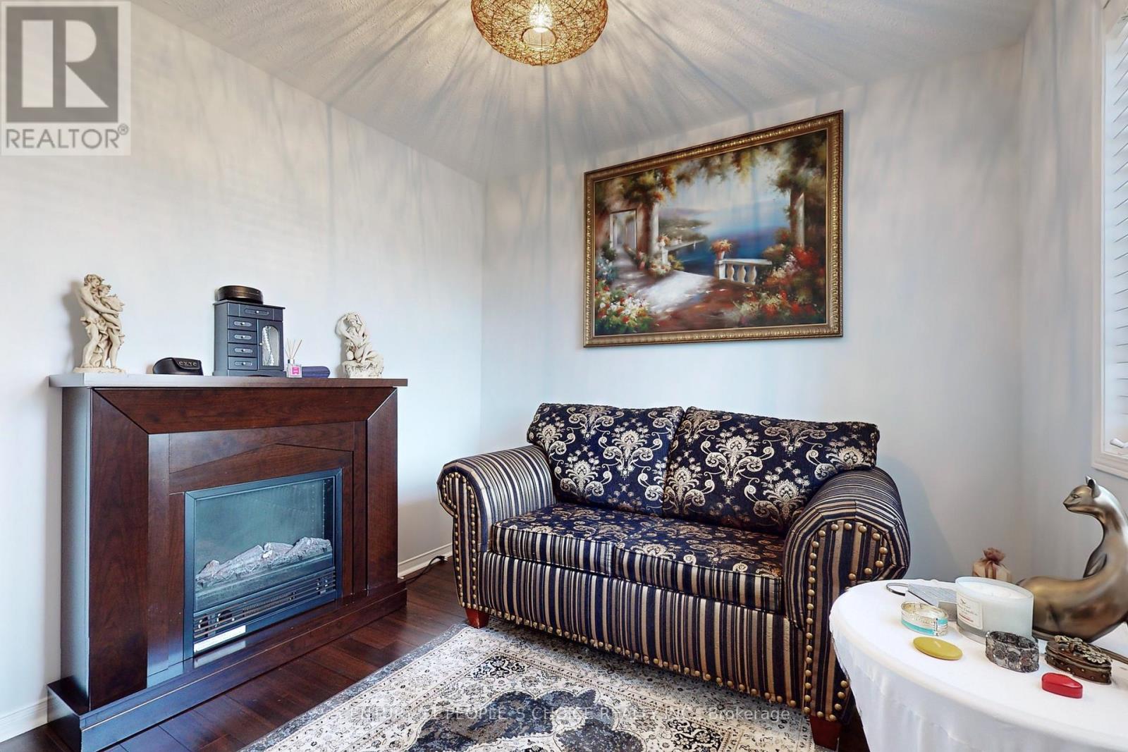 Photo 43 of 401 Cranston Park Avenue, Vaughan ON