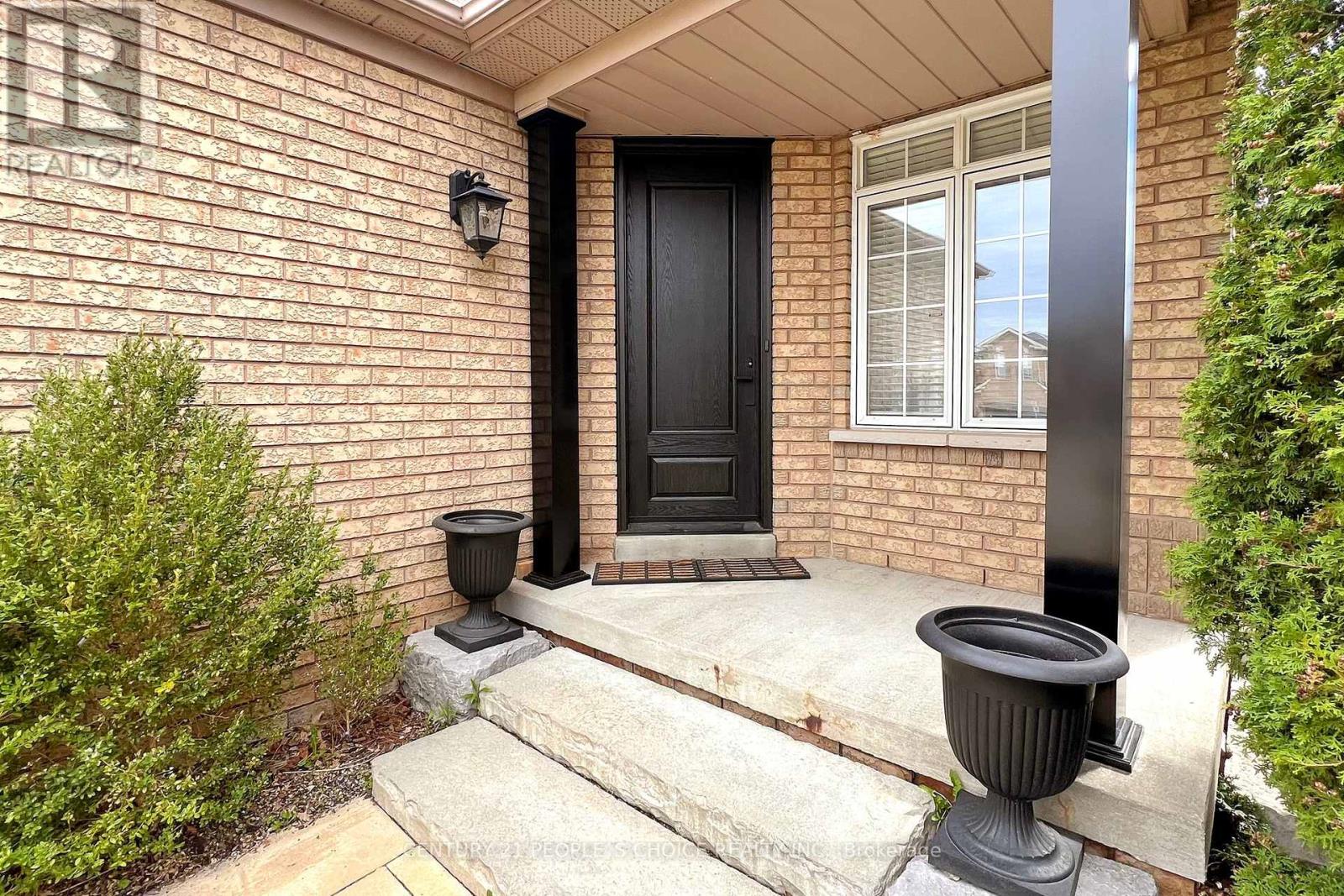 Photo 14 of 401 Cranston Park Avenue, Vaughan ON