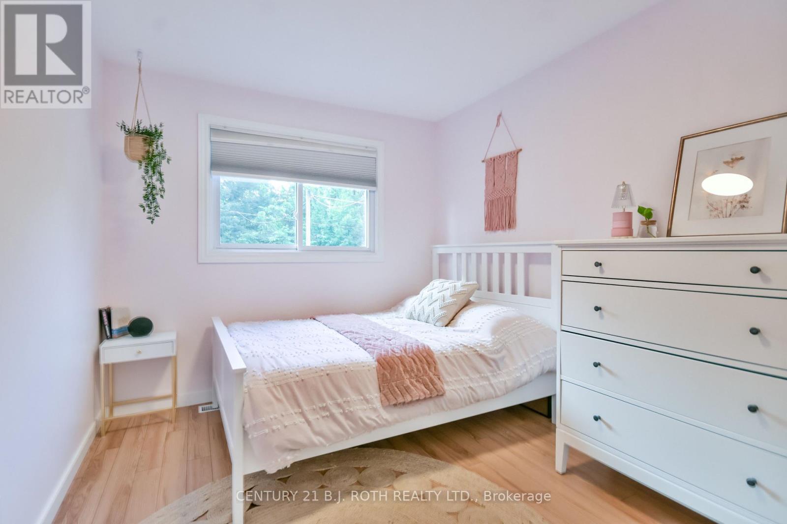Photo 10 of 212 Borland Street E, Orillia ON