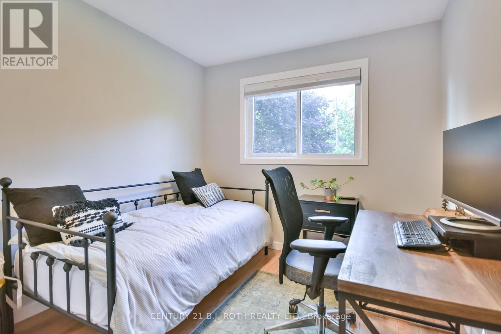 Photo 11 of 212 Borland Street E, Orillia ON