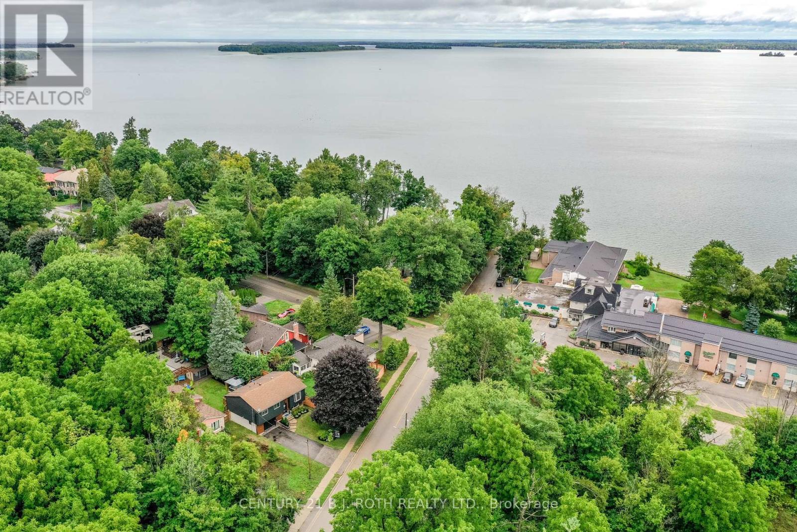 Photo 3 of 212 Borland Street E, Orillia ON