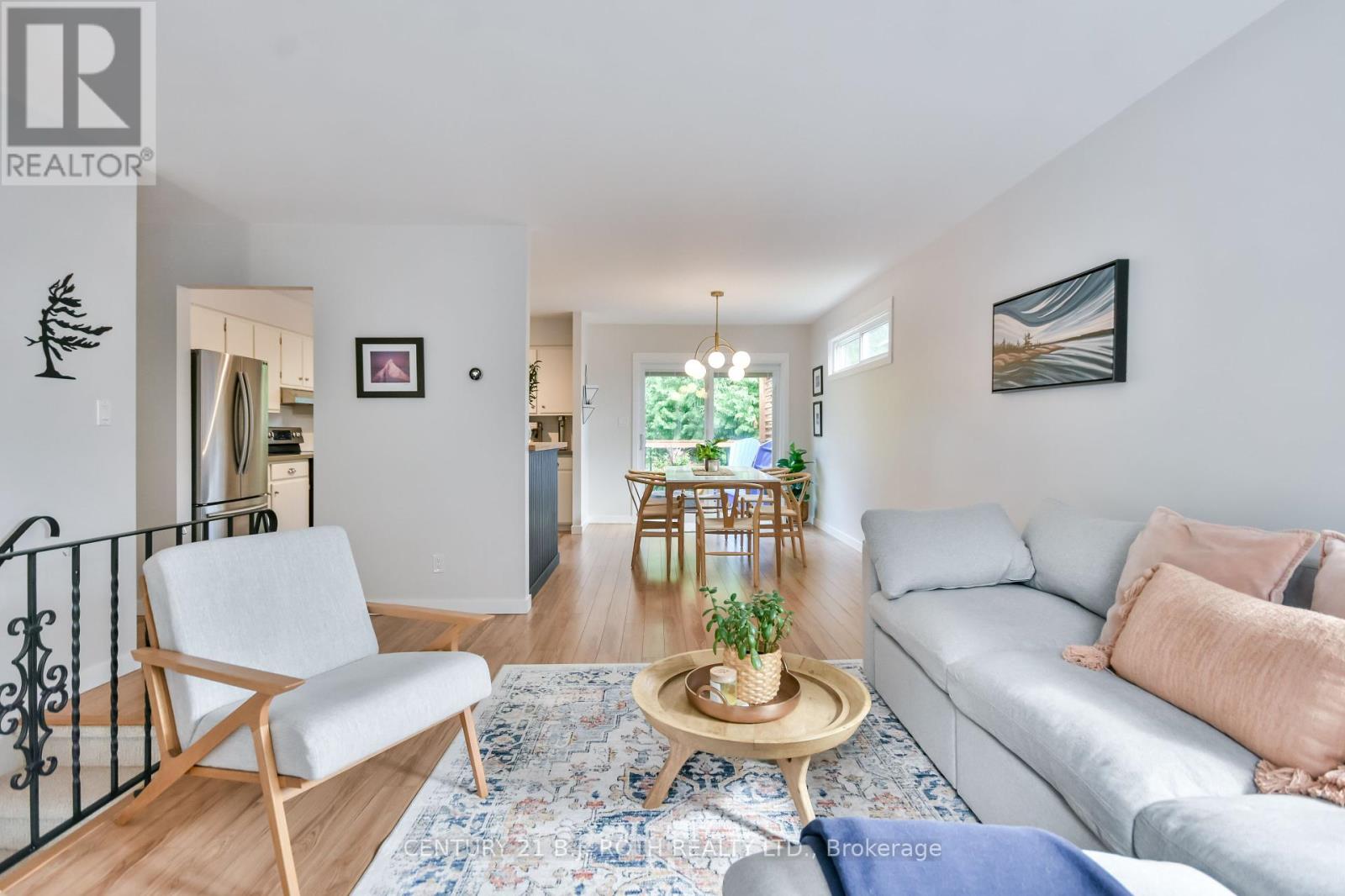 Photo 5 of 212 Borland Street E, Orillia ON