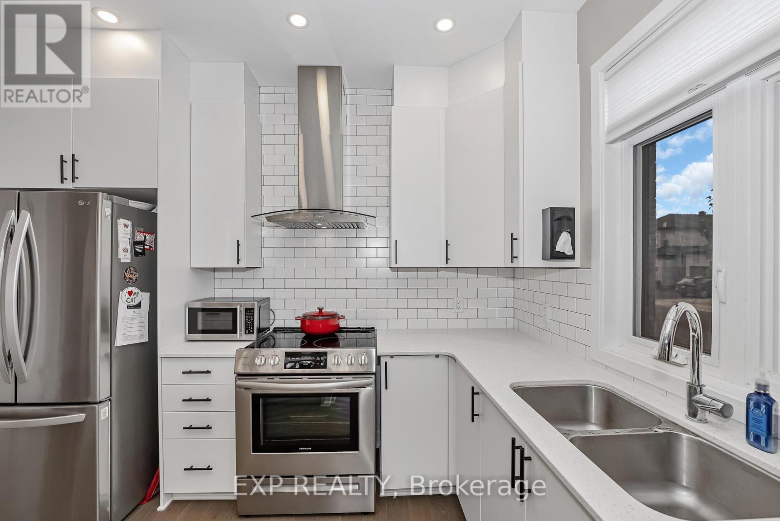 Photo 19 of 201 Osterley Way, Ottawa ON