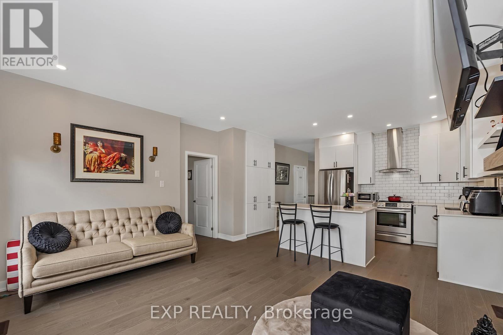 Photo 28 of 201 Osterley Way, Ottawa ON