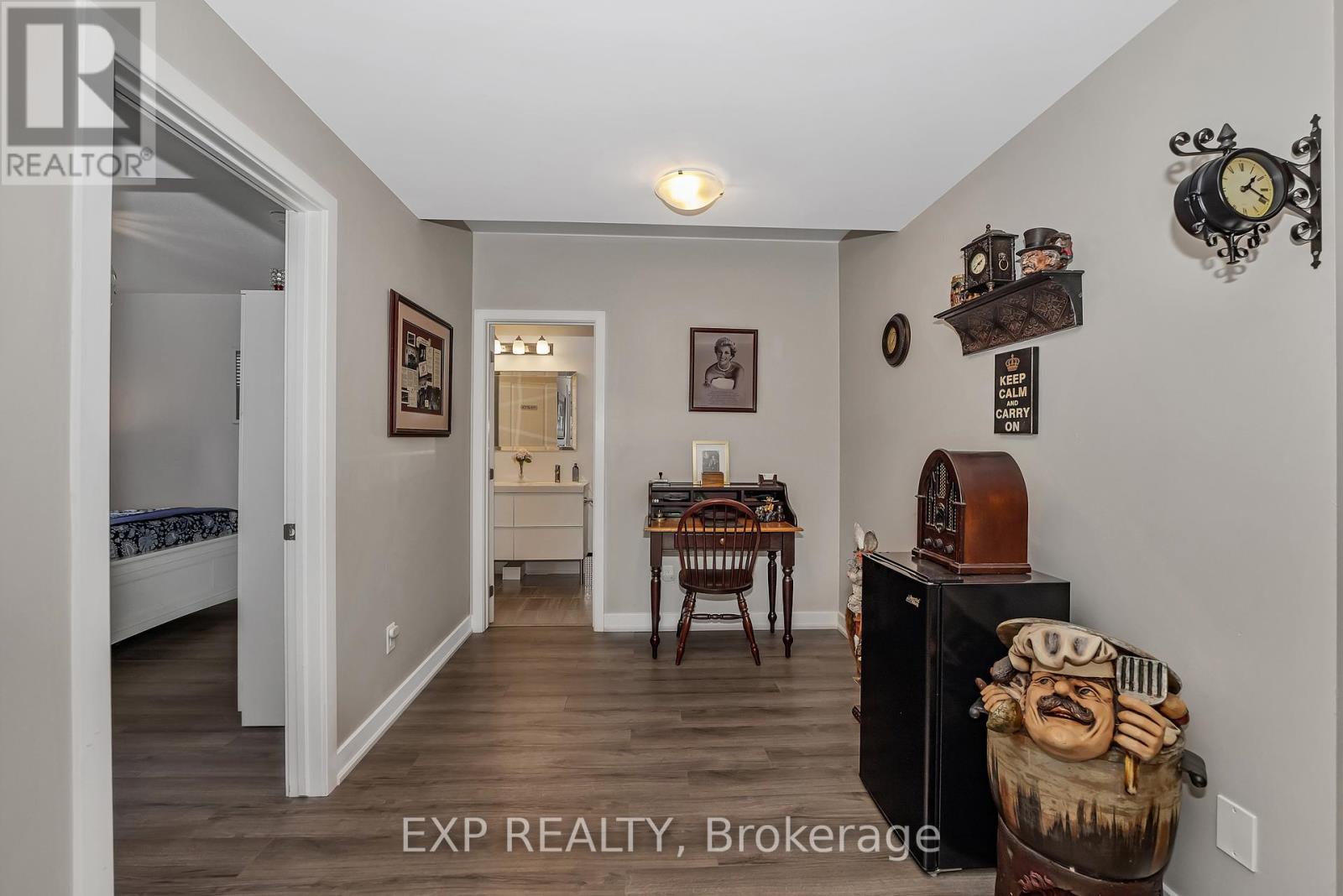 Photo 10 of 201 Osterley Way, Ottawa ON
