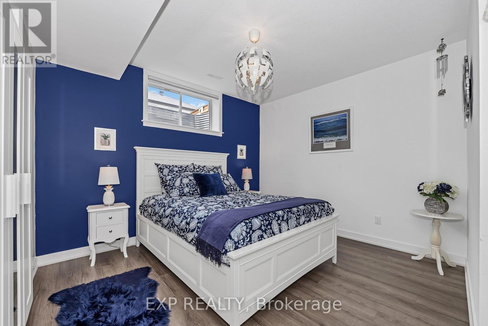 Photo 5 of 201 Osterley Way, Ottawa ON