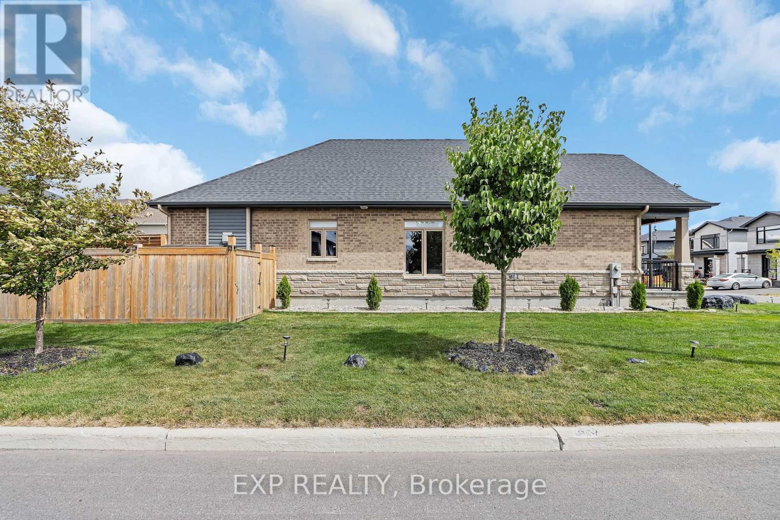 Photo 26 of 201 Osterley Way, Ottawa ON