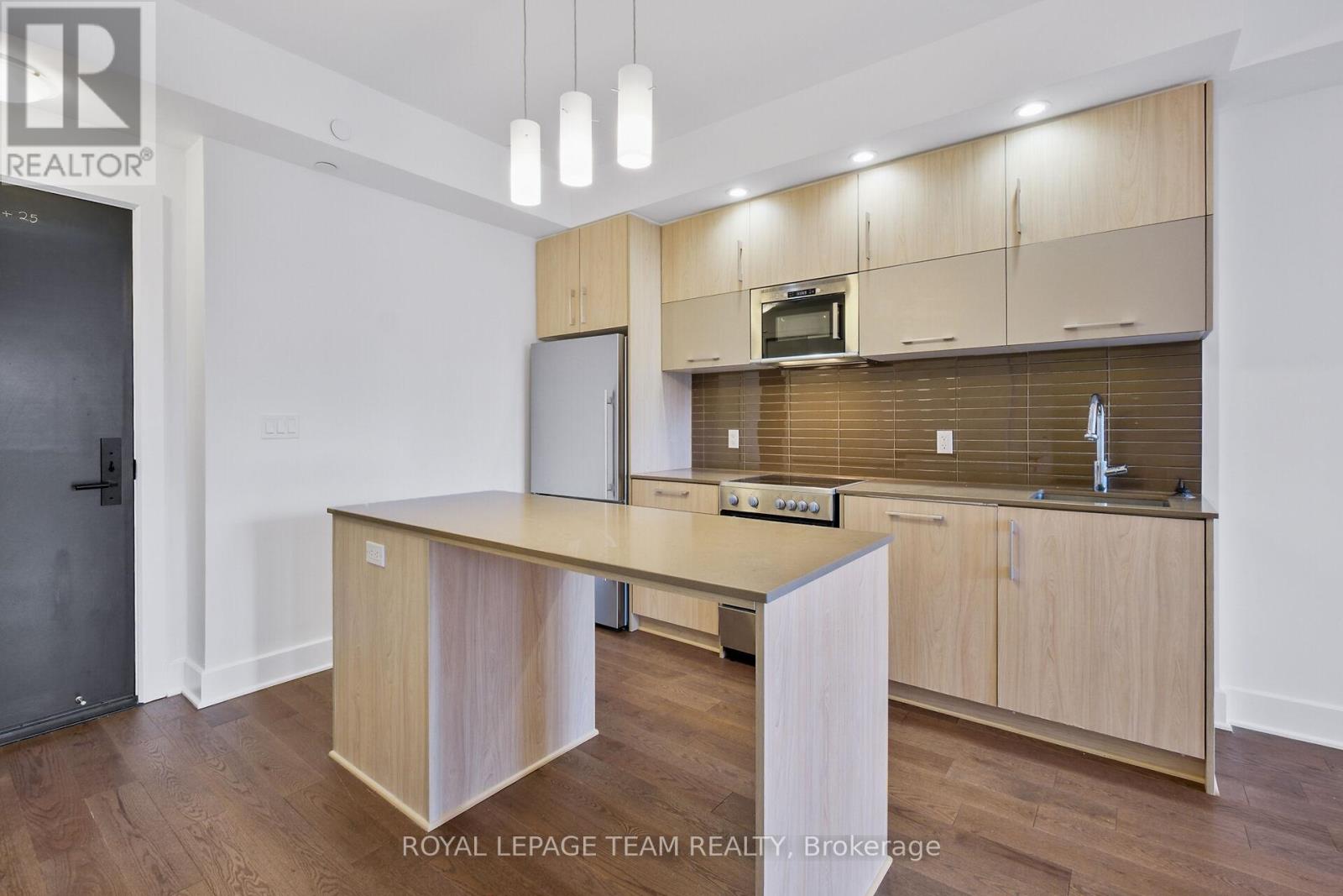 Photo 12 of 909 255 Bay Street, Ottawa ON