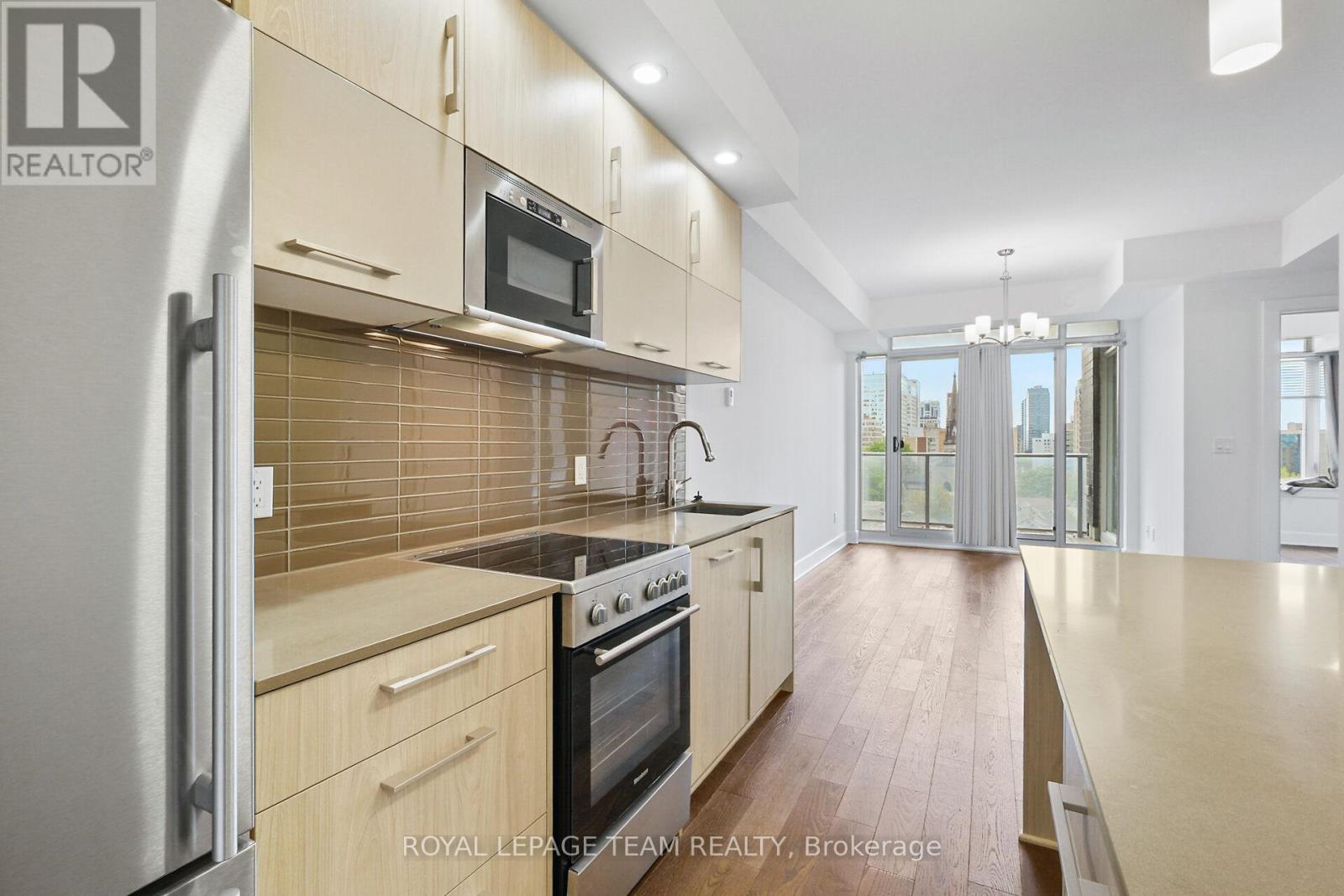 Photo 3 of 909 255 Bay Street, Ottawa ON