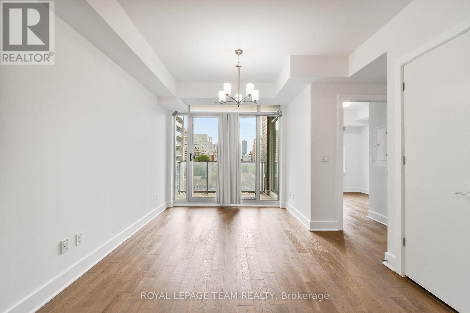 Photo 4 of 909 255 Bay Street, Ottawa ON