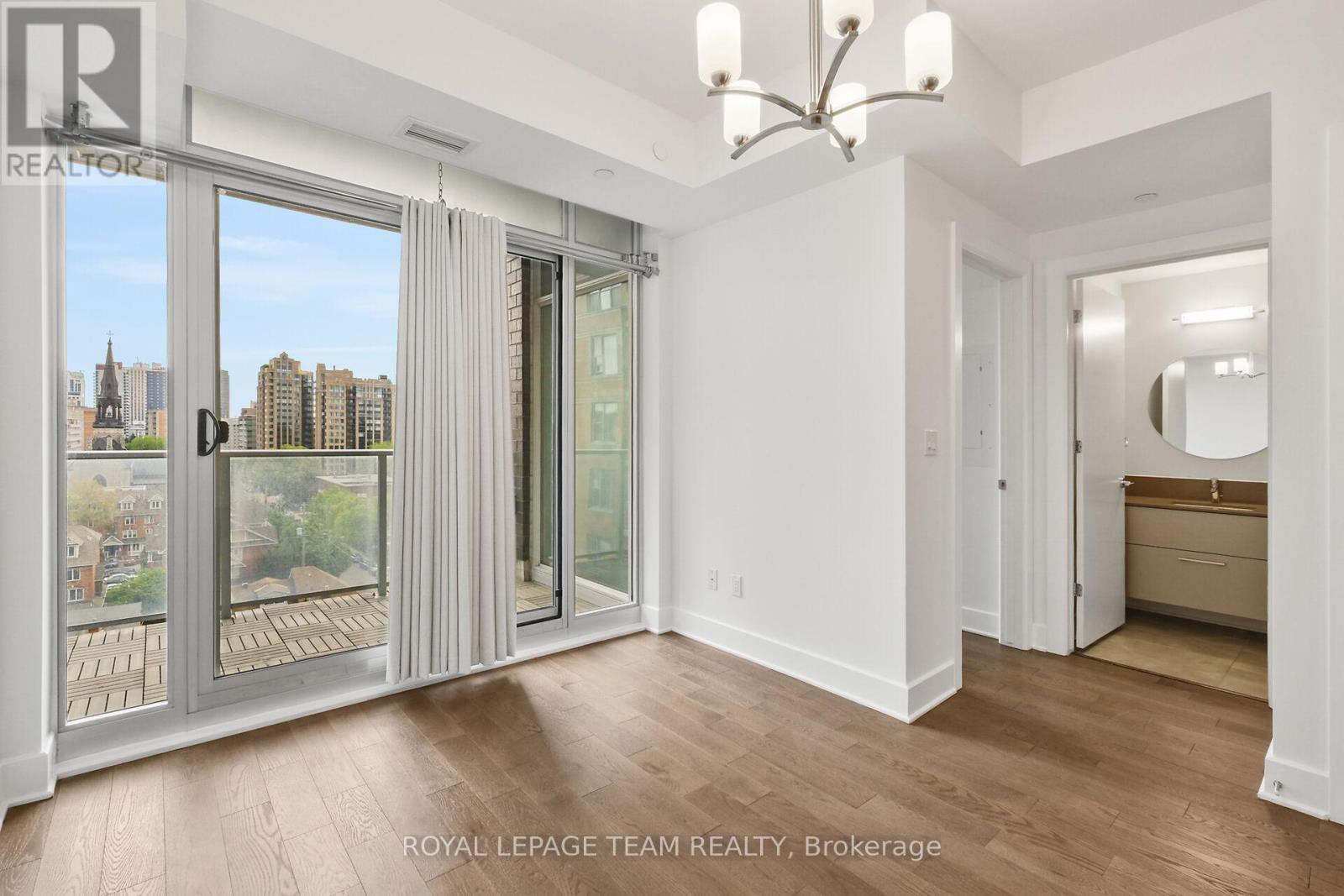 Photo 7 of 909 255 Bay Street, Ottawa ON