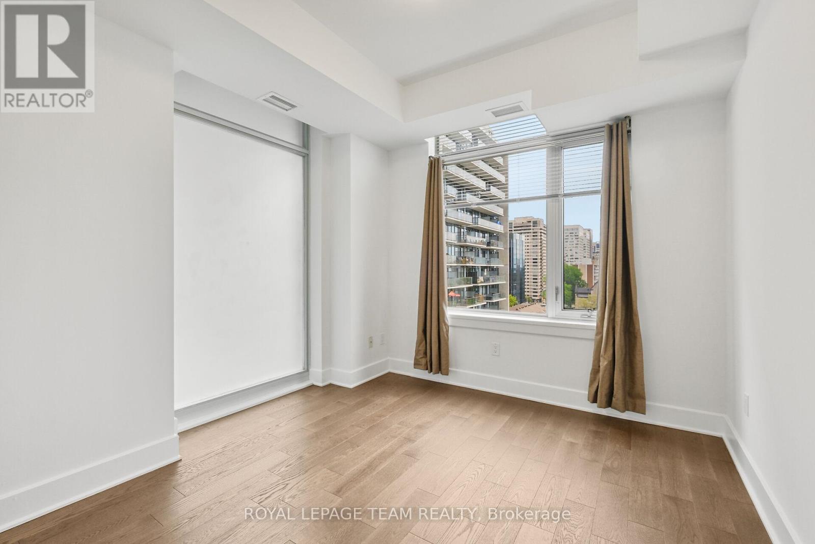 Photo 41 of 909 255 Bay Street, Ottawa ON