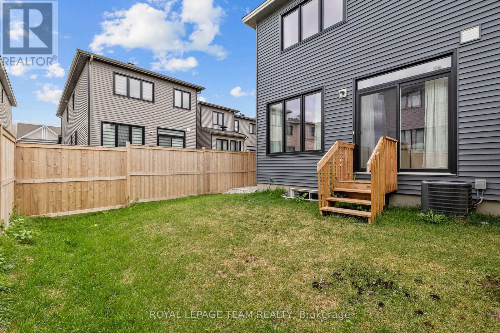 Photo 18 of 908 Clarkia Street, Ottawa ON