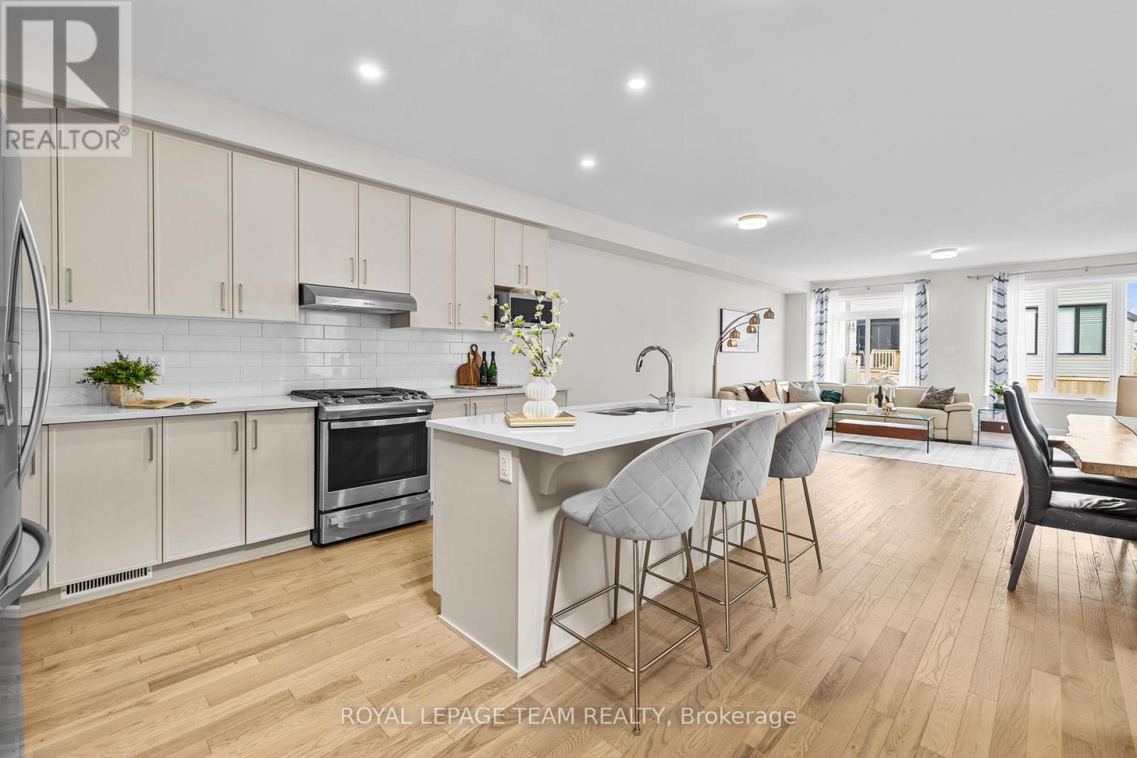 Photo 29 of 908 Clarkia Street, Ottawa ON