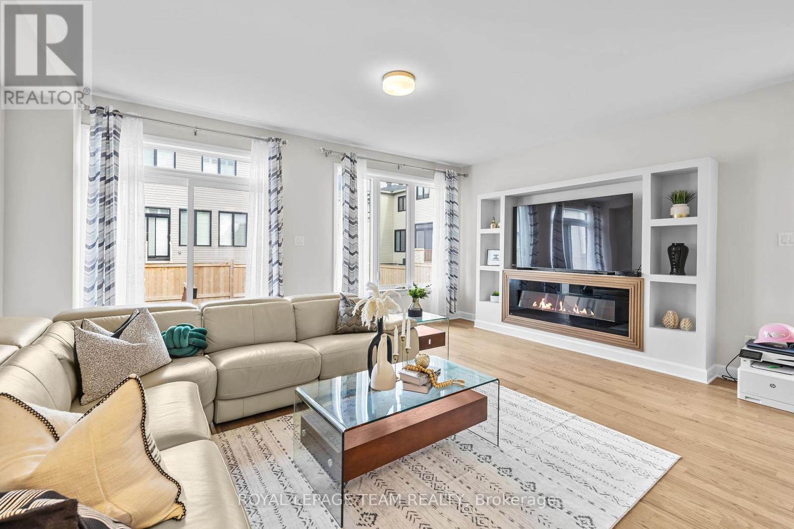 Photo 10 of 908 Clarkia Street, Ottawa ON