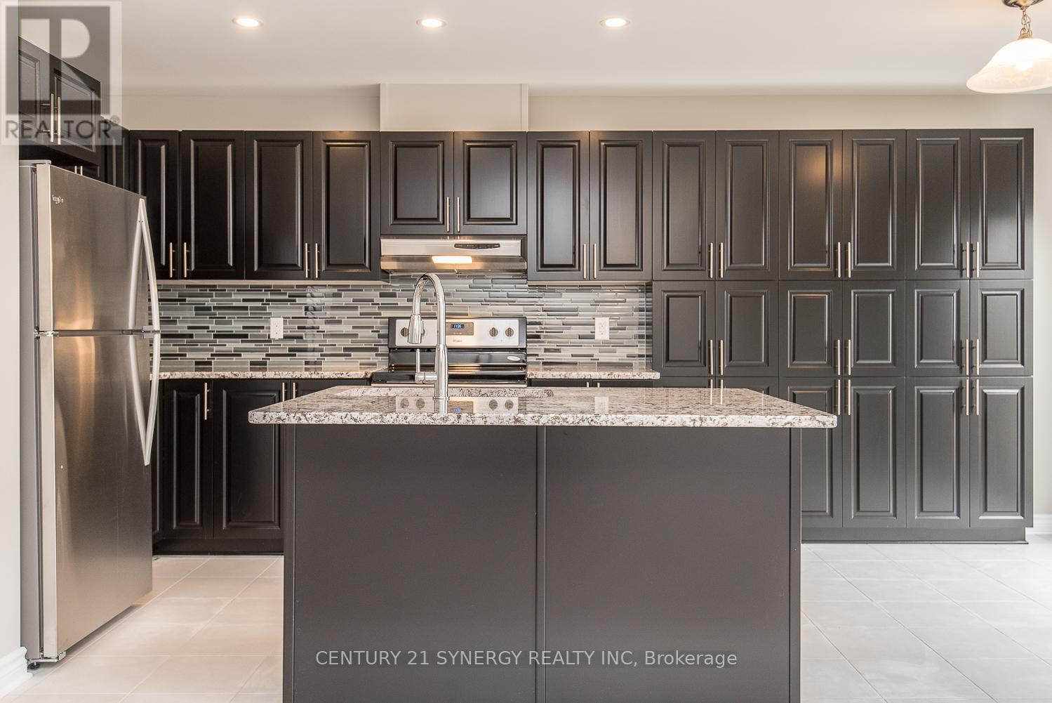 Photo 12 of 607 Trigoria Crescent, Ottawa ON