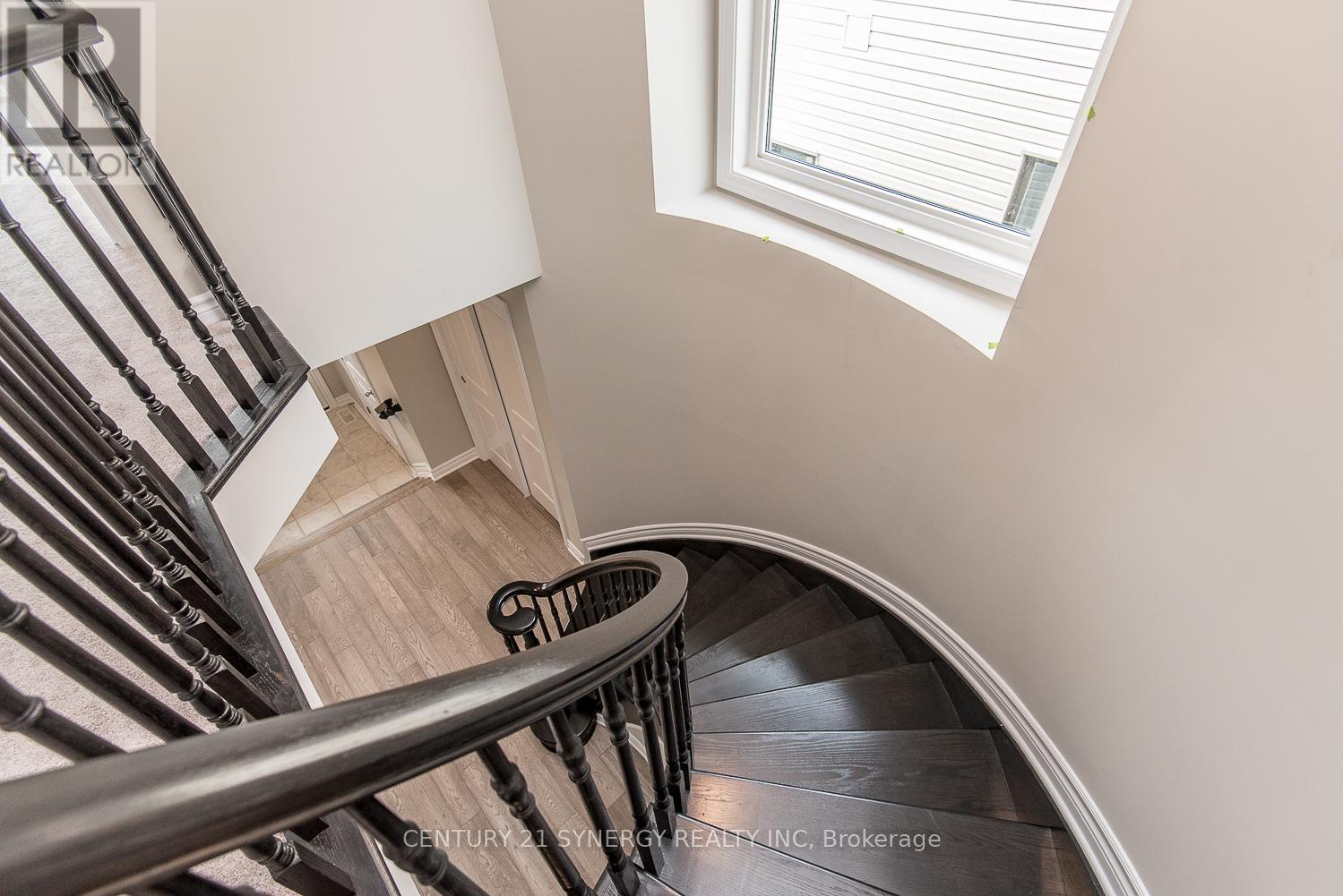 Photo 5 of 607 Trigoria Crescent, Ottawa ON