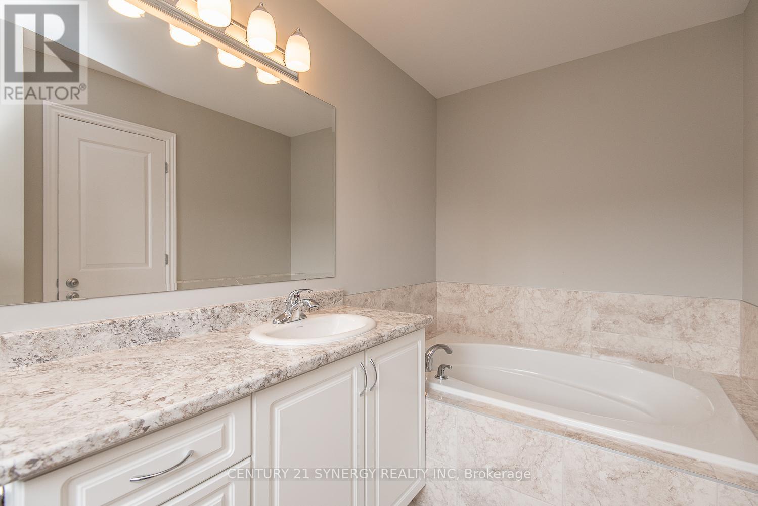 Photo 31 of 607 Trigoria Crescent, Ottawa ON