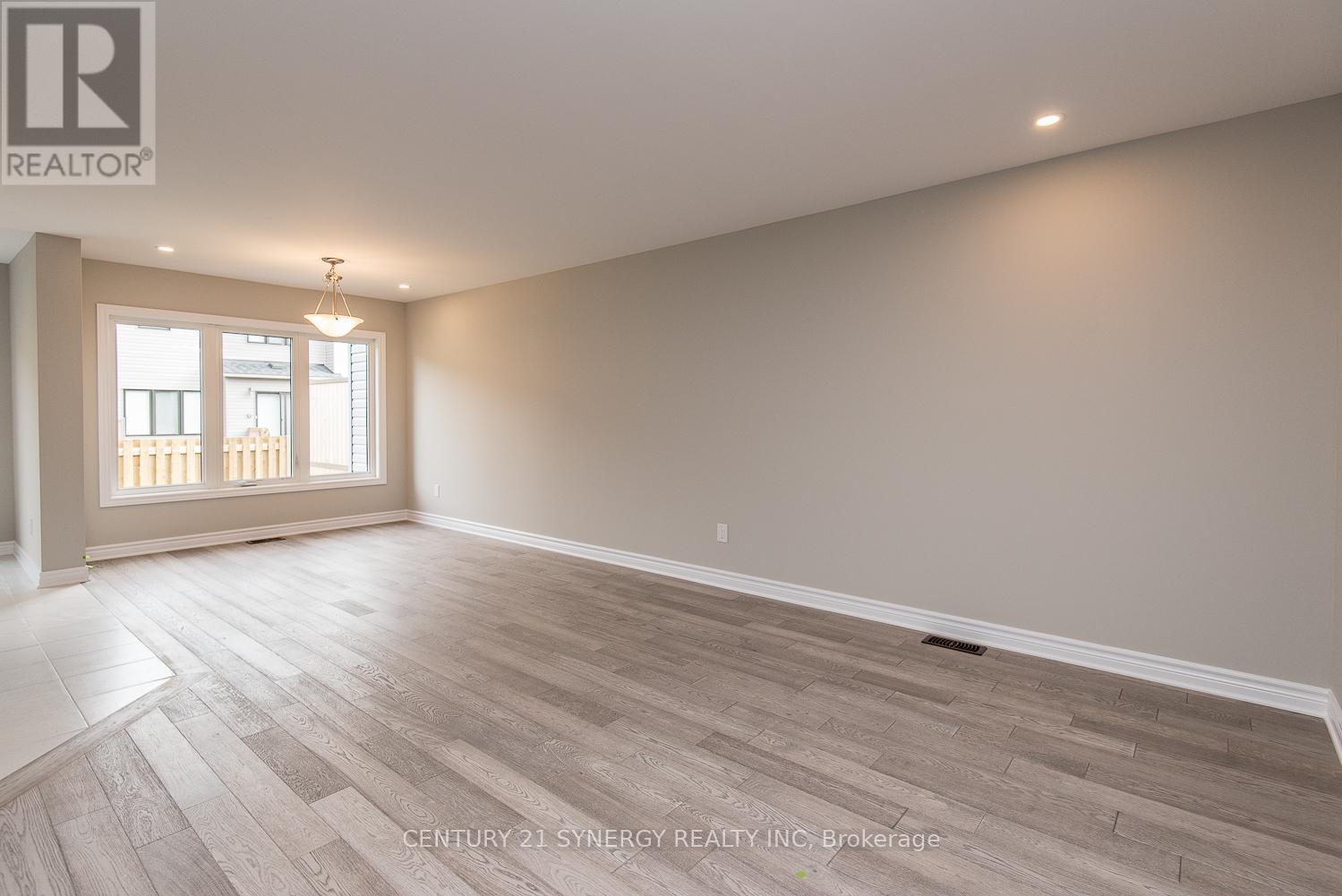 Photo 28 of 607 Trigoria Crescent, Ottawa ON