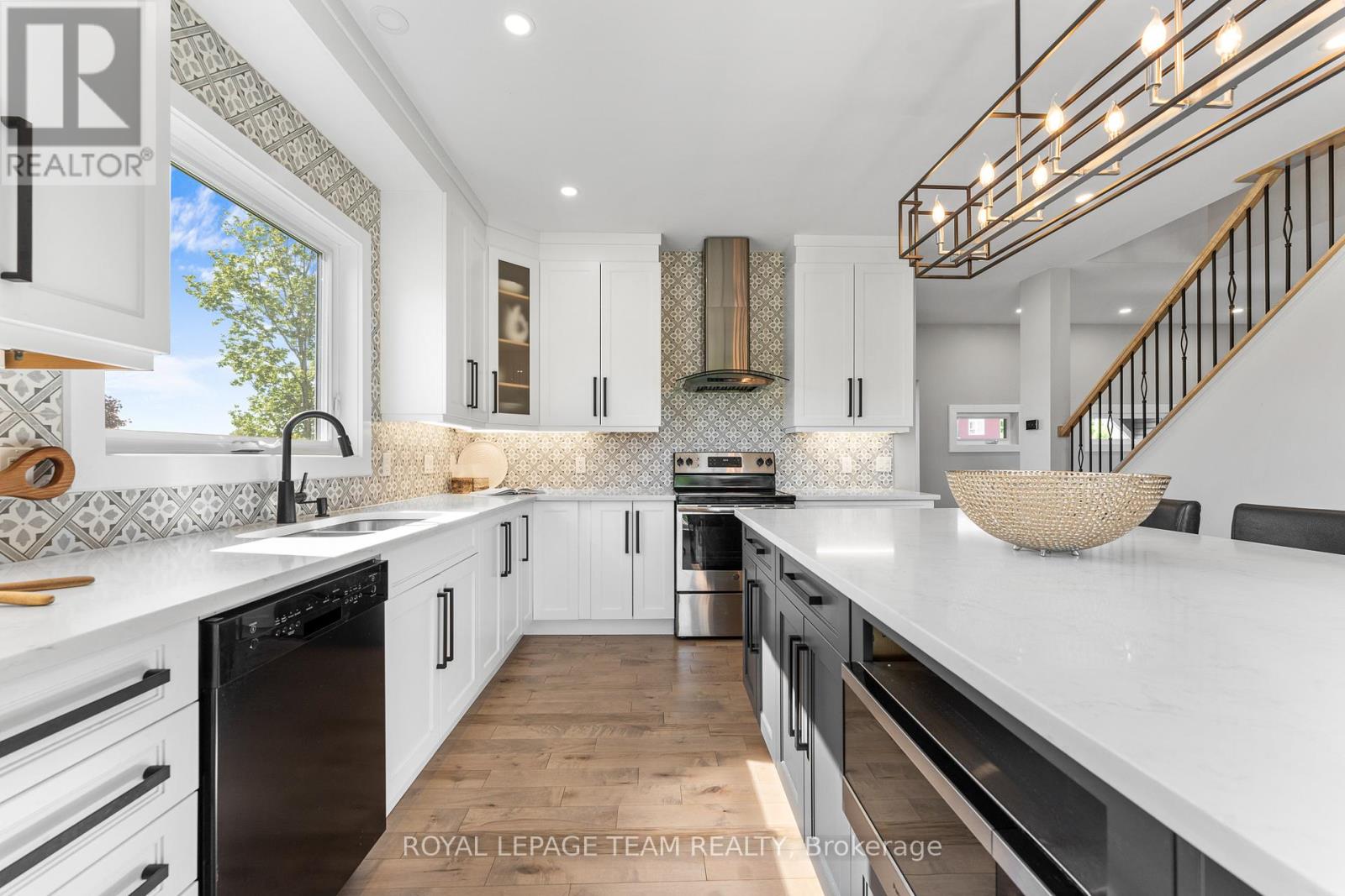 Photo 12 of 126 Grasshopper Lane, Ottawa ON