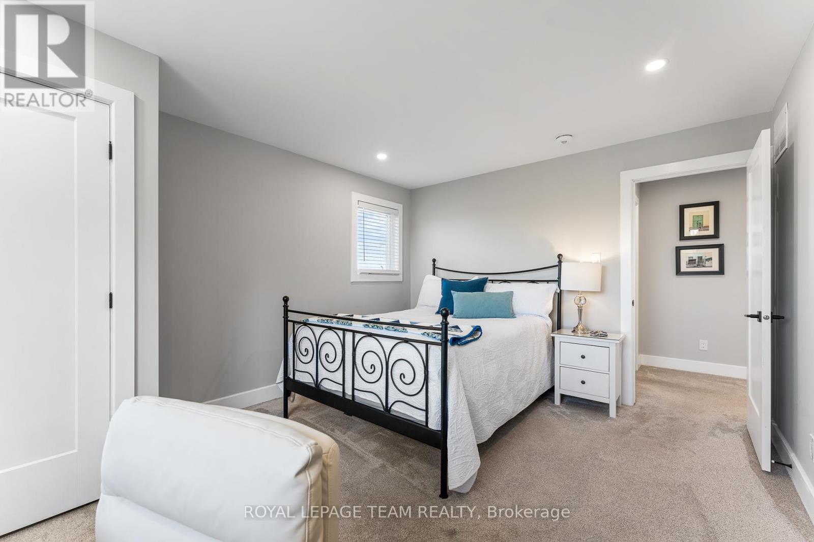 Photo 33 of 126 Grasshopper Lane, Ottawa ON