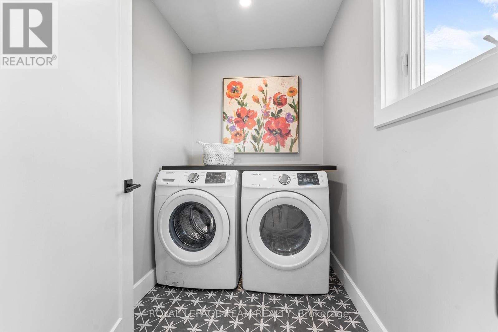 Photo 34 of 126 Grasshopper Lane, Ottawa ON