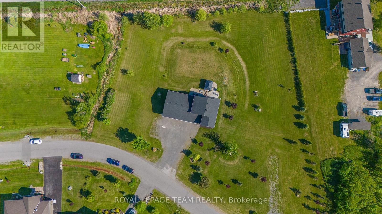 Photo 46 of 126 Grasshopper Lane, Ottawa ON
