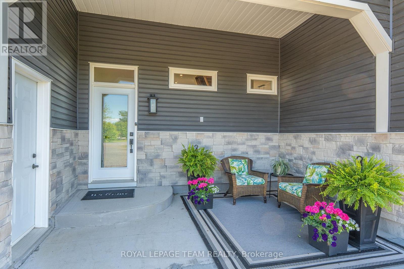 Photo 7 of 126 Grasshopper Lane, Ottawa ON