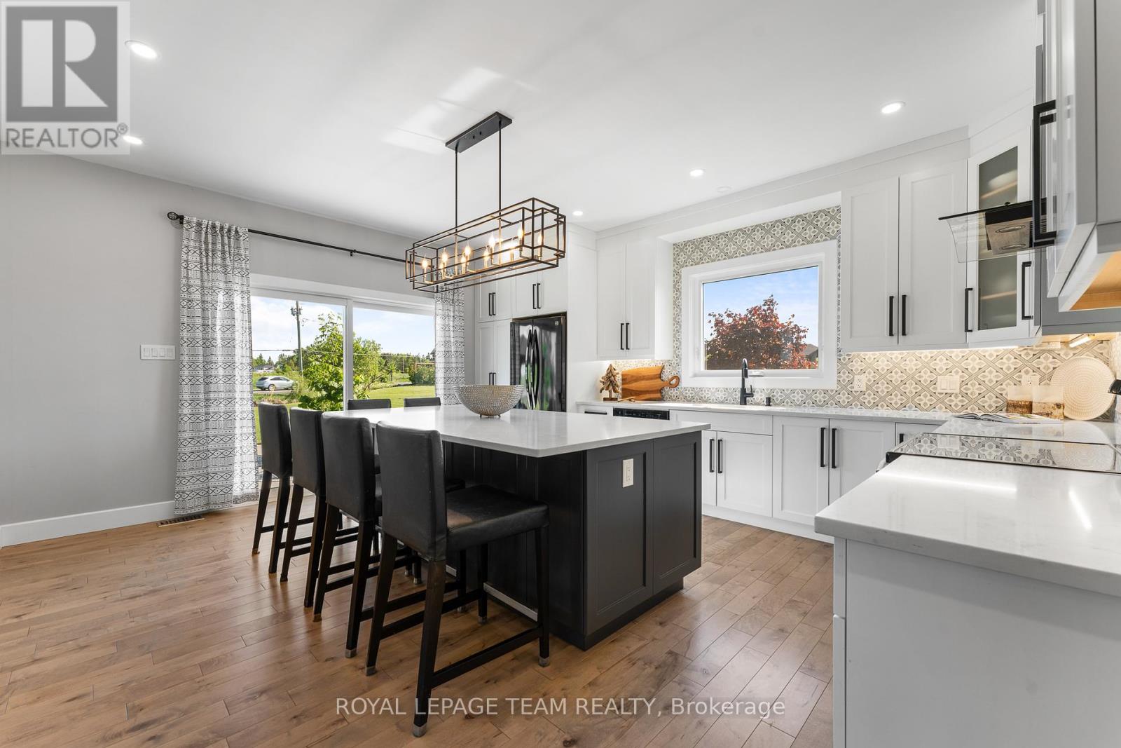 Photo 8 of 126 Grasshopper Lane, Ottawa ON