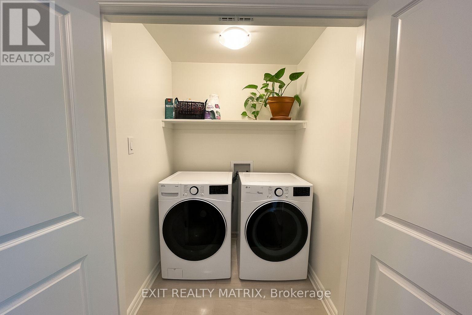 Photo 10 of 739 Namur Street, Russell ON