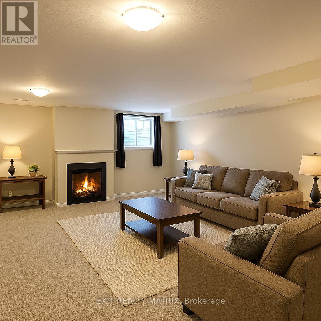 Photo 2 of 739 Namur Street, Russell ON