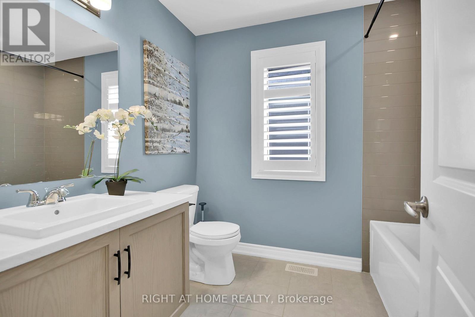 Photo 18 of 68 Pelham Crescent, Ottawa ON