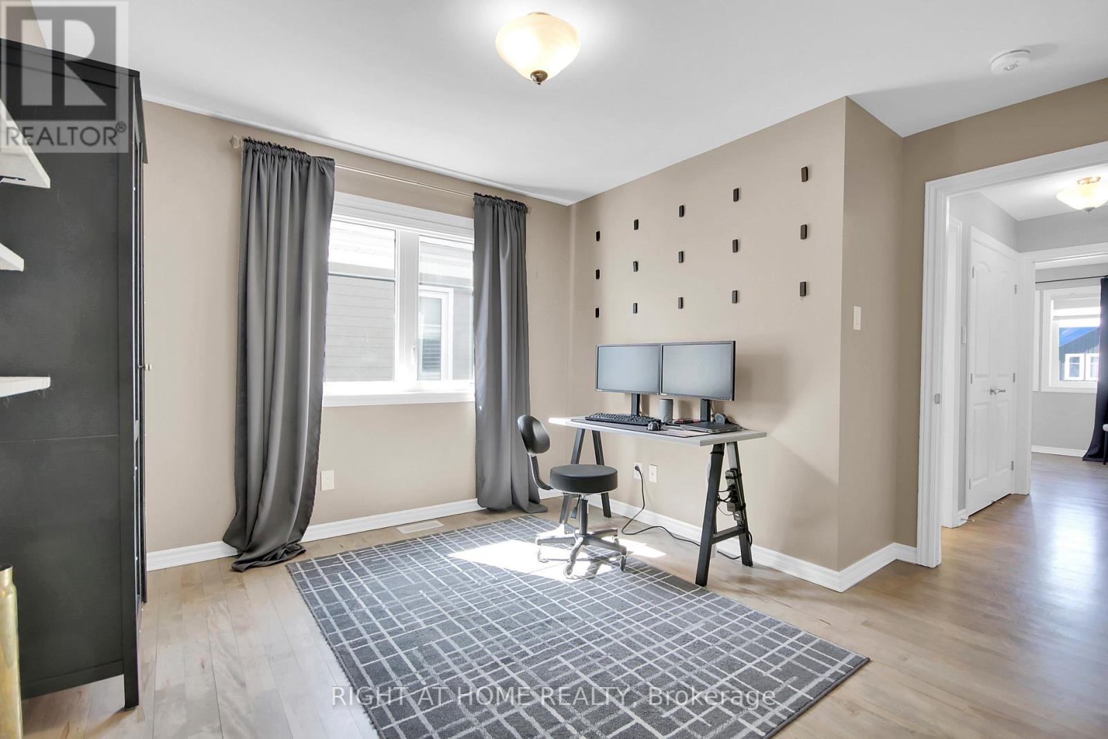 Photo 2 of 68 Pelham Crescent, Ottawa ON