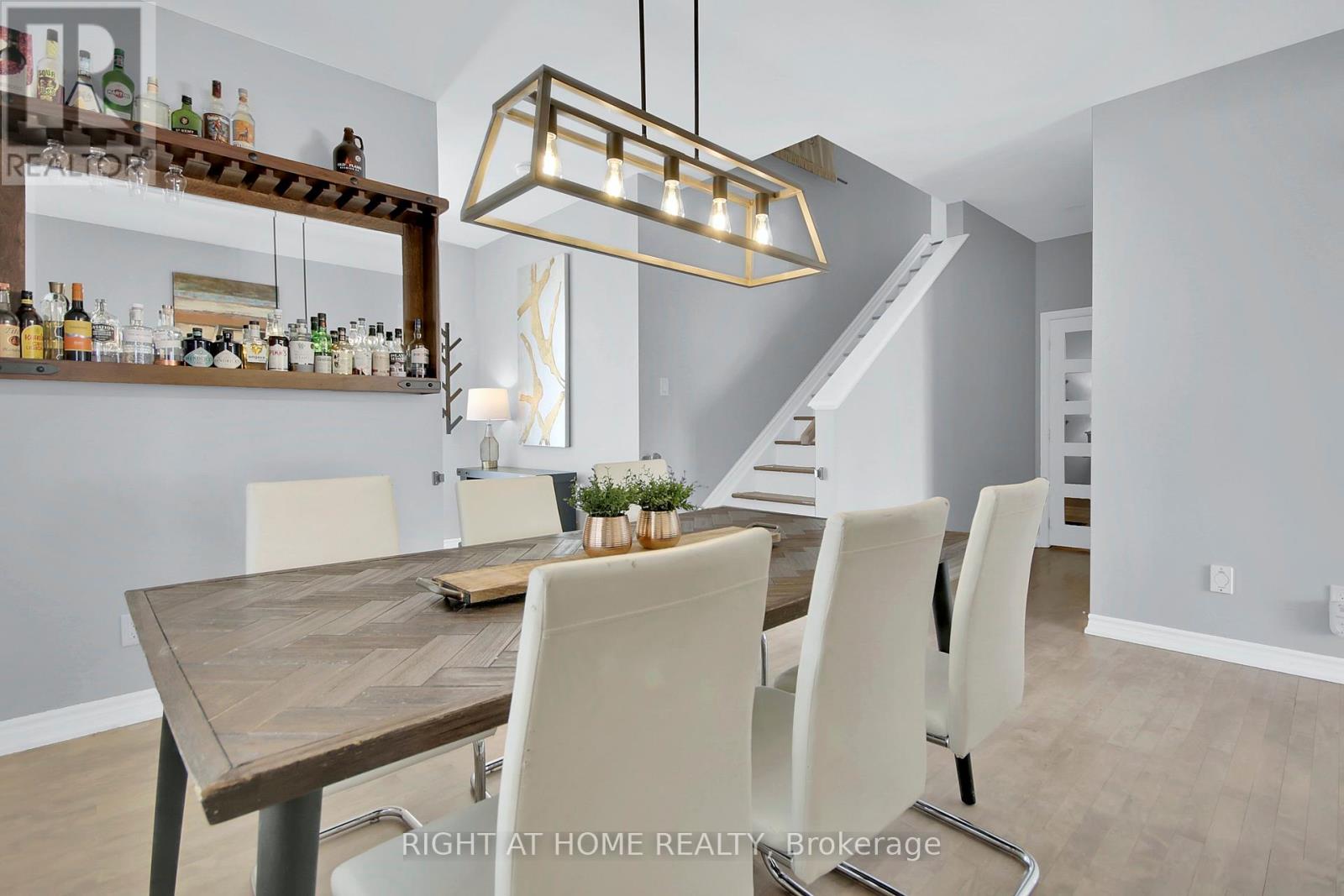 Photo 12 of 68 Pelham Crescent, Ottawa ON
