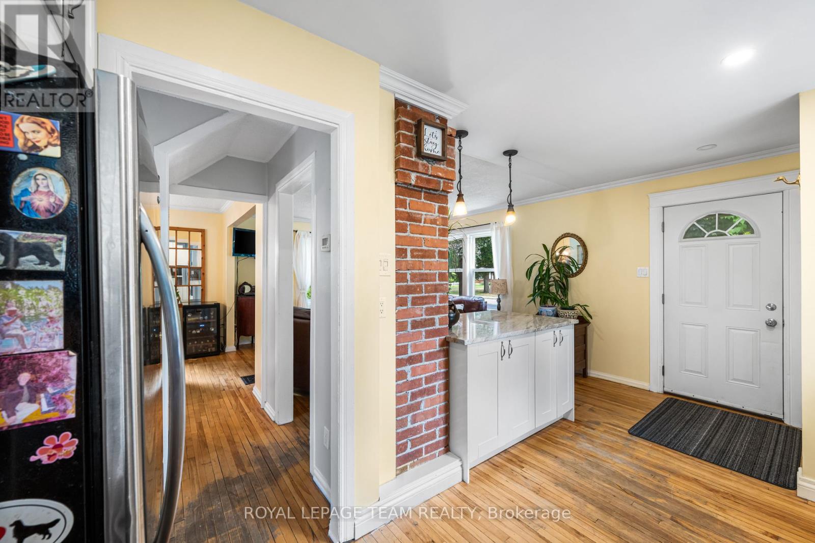 Photo 12 of 158 Anna Avenue, Ottawa ON