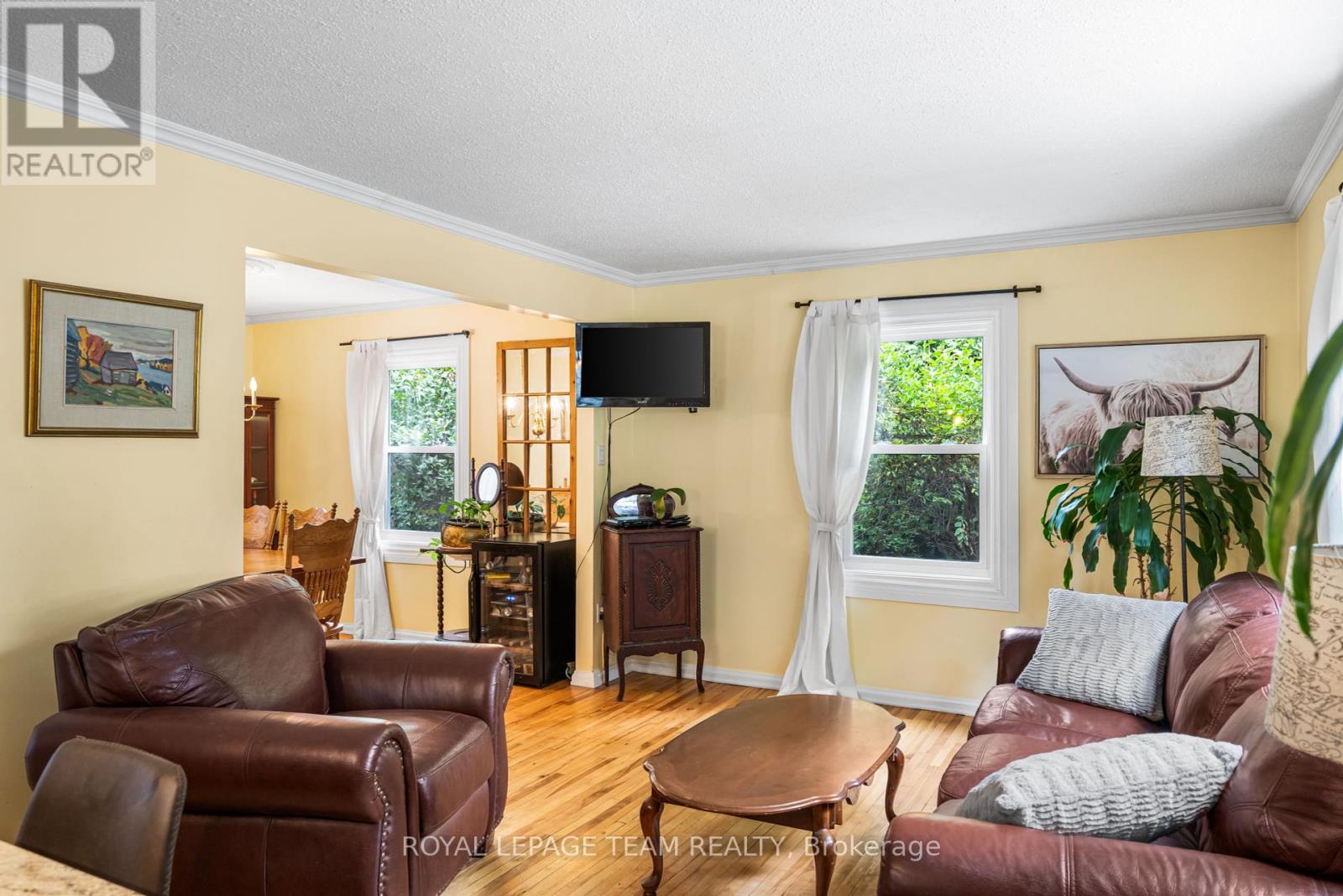 Photo 14 of 158 Anna Avenue, Ottawa ON