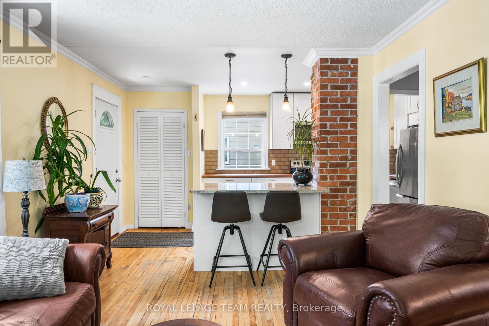 Photo 16 of 158 Anna Avenue, Ottawa ON