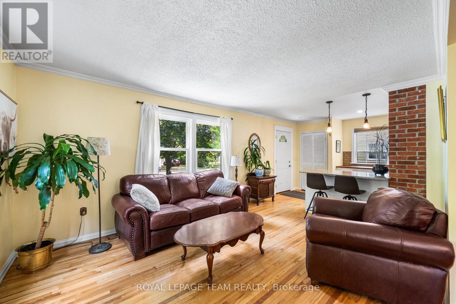 Photo 18 of 158 Anna Avenue, Ottawa ON