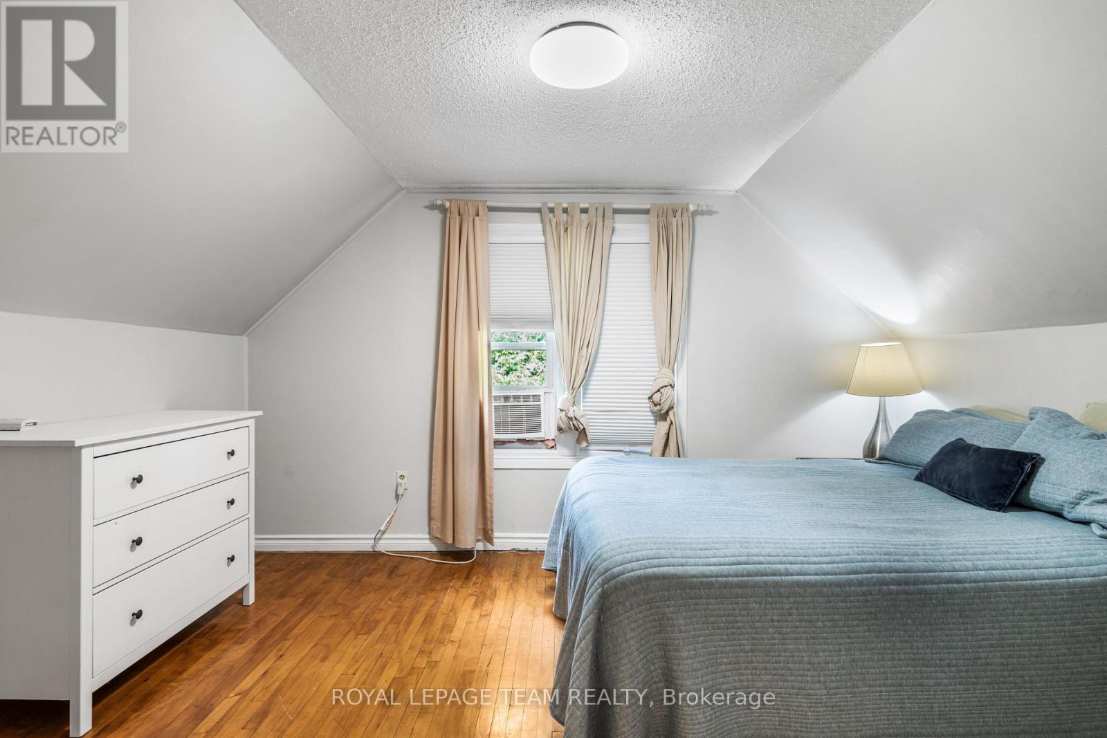 Photo 26 of 158 Anna Avenue, Ottawa ON