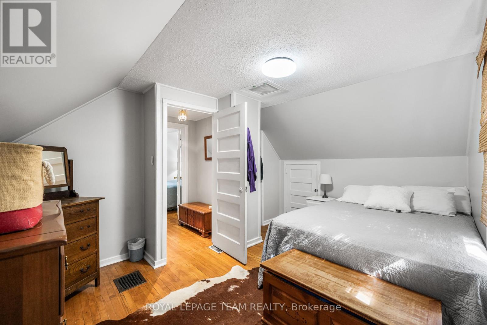 Photo 29 of 158 Anna Avenue, Ottawa ON