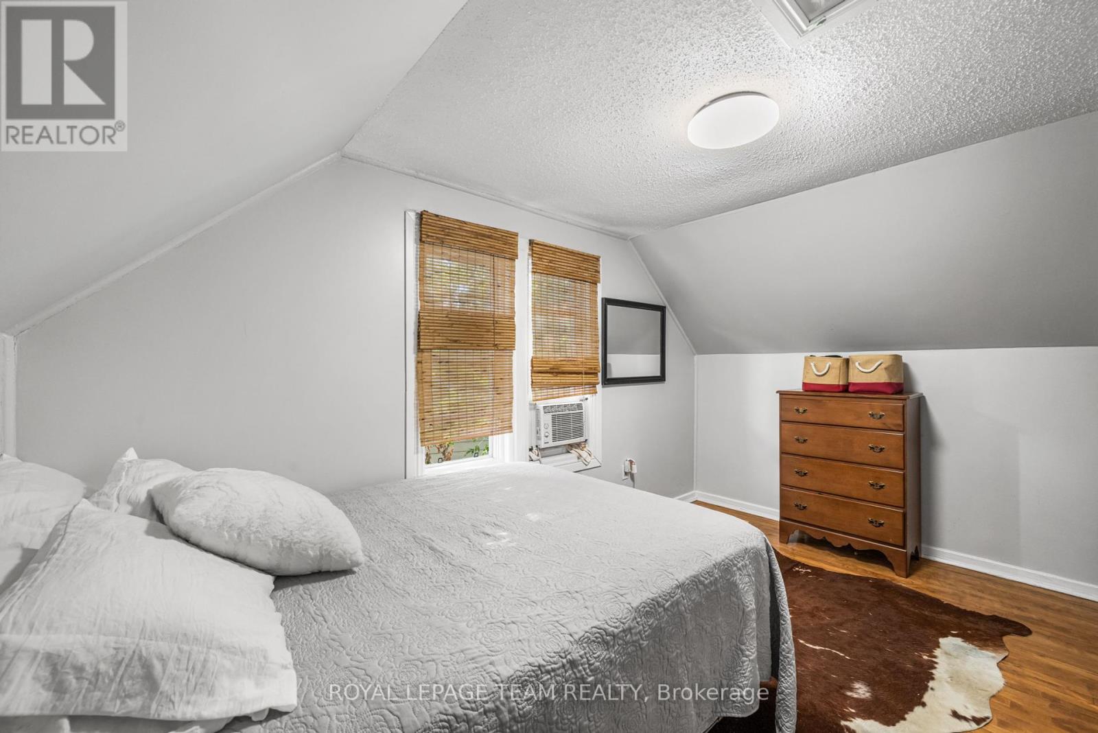 Photo 30 of 158 Anna Avenue, Ottawa ON