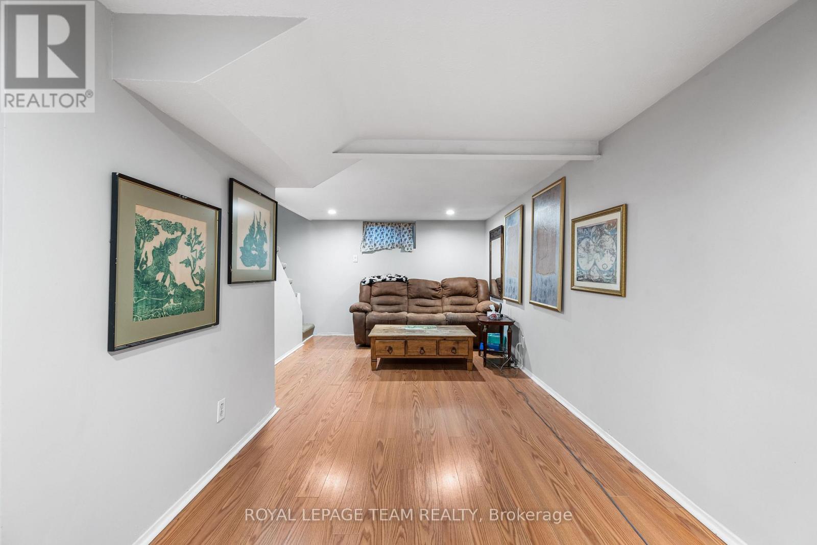 Photo 35 of 158 Anna Avenue, Ottawa ON