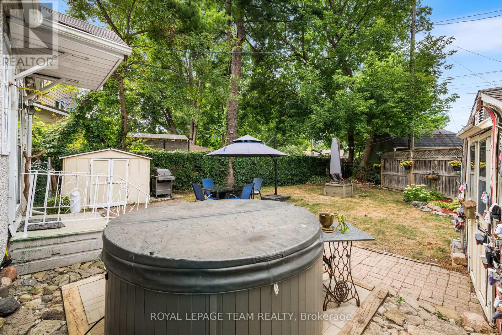 Photo 41 of 158 Anna Avenue, Ottawa ON