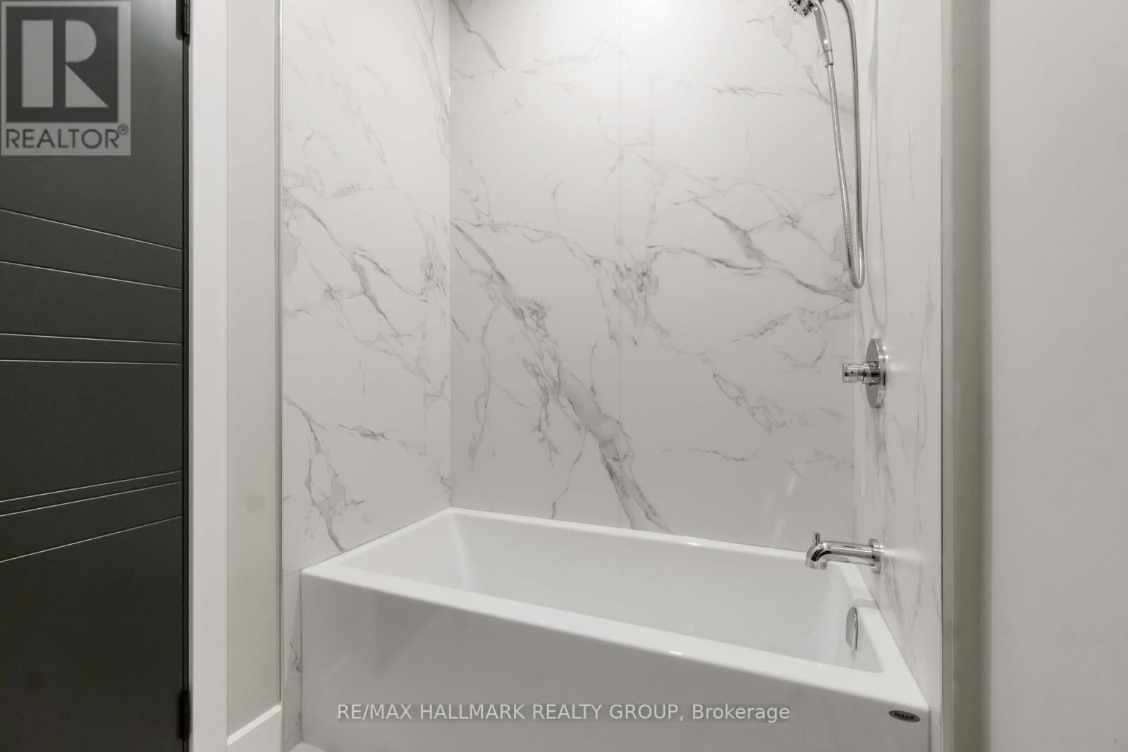 Photo 25 of 110 Theberge Private, Ottawa ON