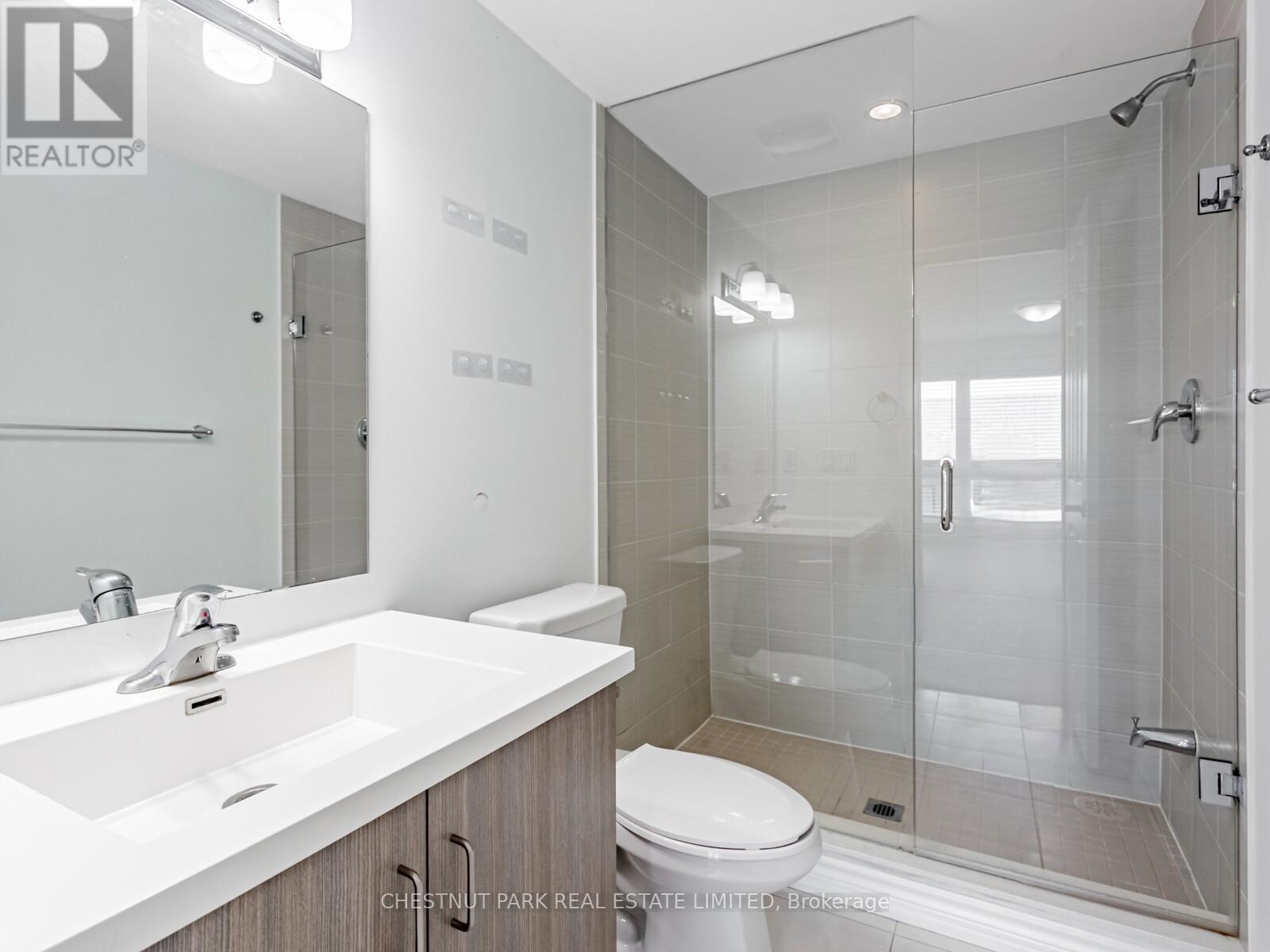 Photo 9 of 416 Athabasca Common, Oakville ON