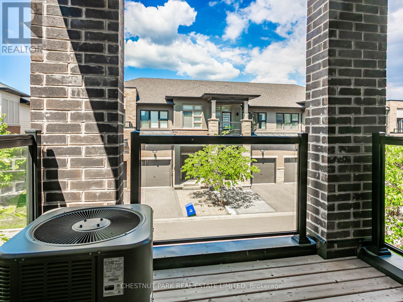 Photo 18 of 416 Athabasca Common, Oakville ON