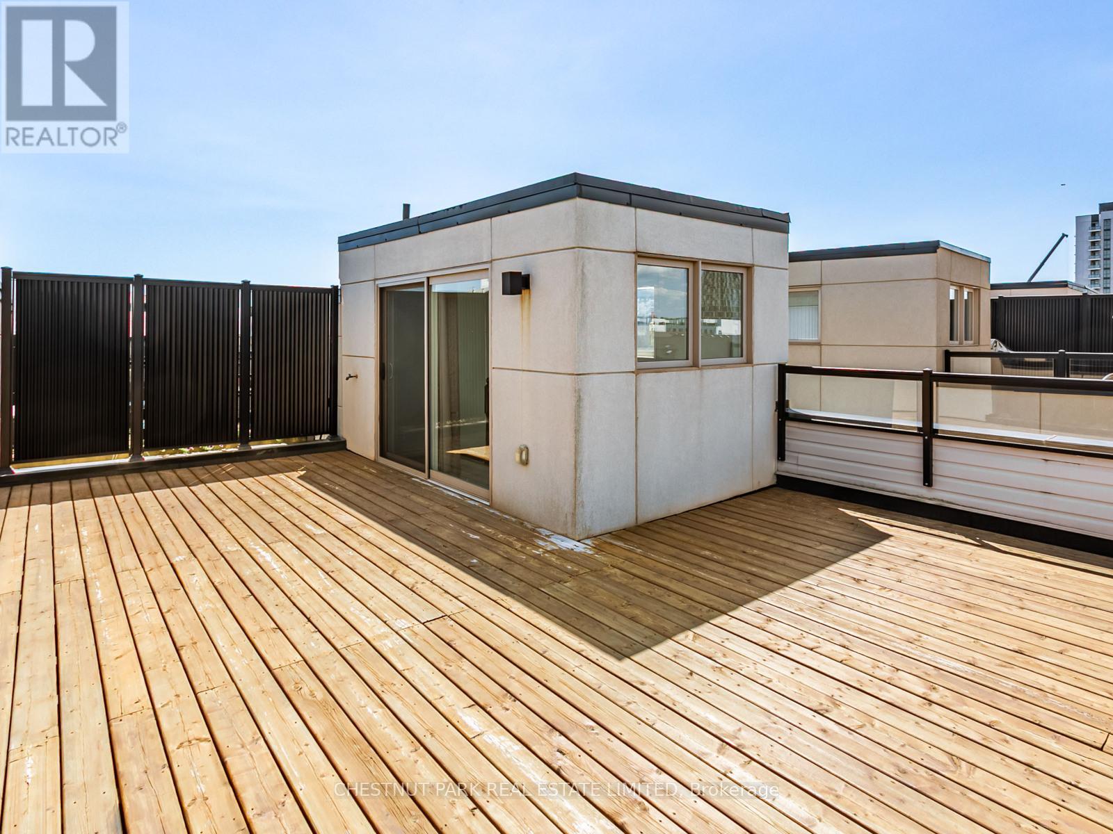 Photo 39 of 416 Athabasca Common, Oakville ON