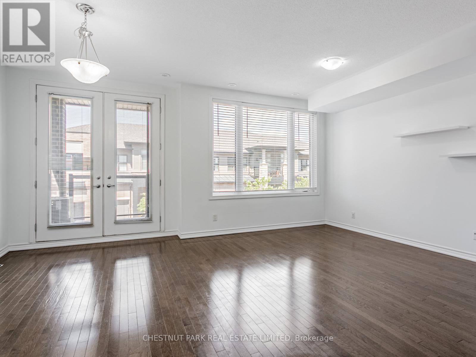 Photo 23 of 416 Athabasca Common, Oakville ON